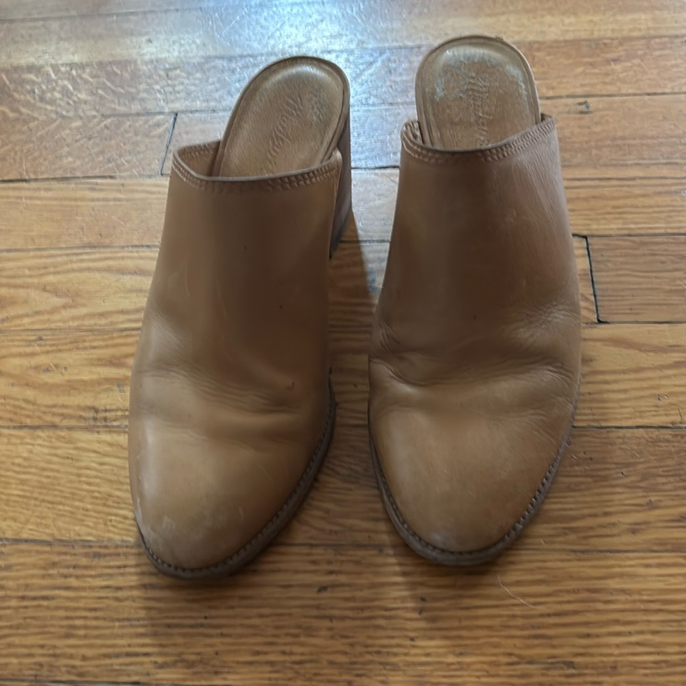 Madewell leather butterscotch color heeled mules sz 8